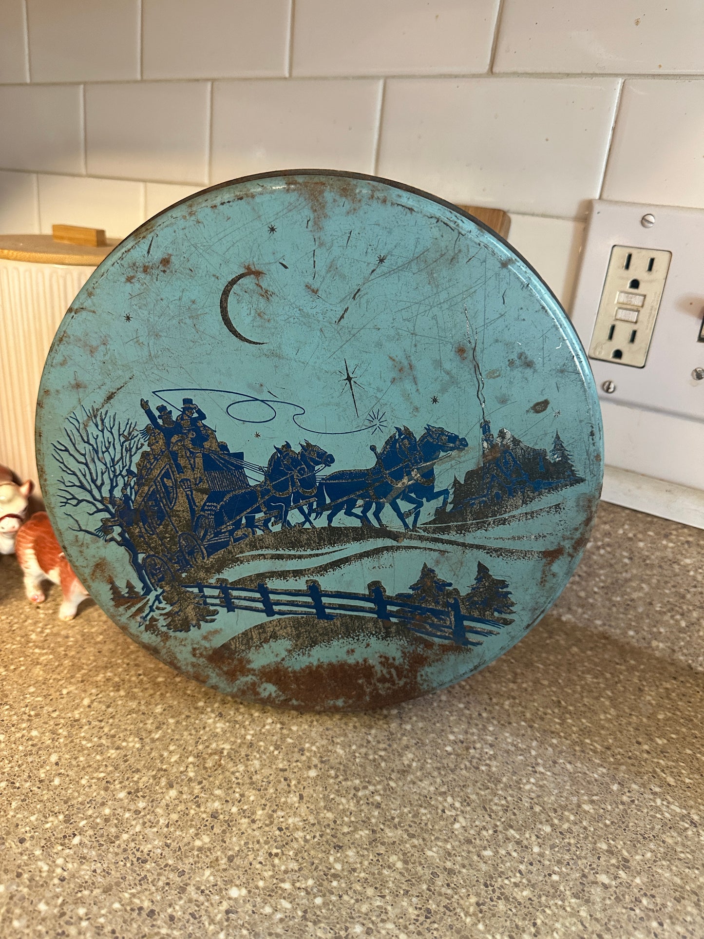 Carriage tin