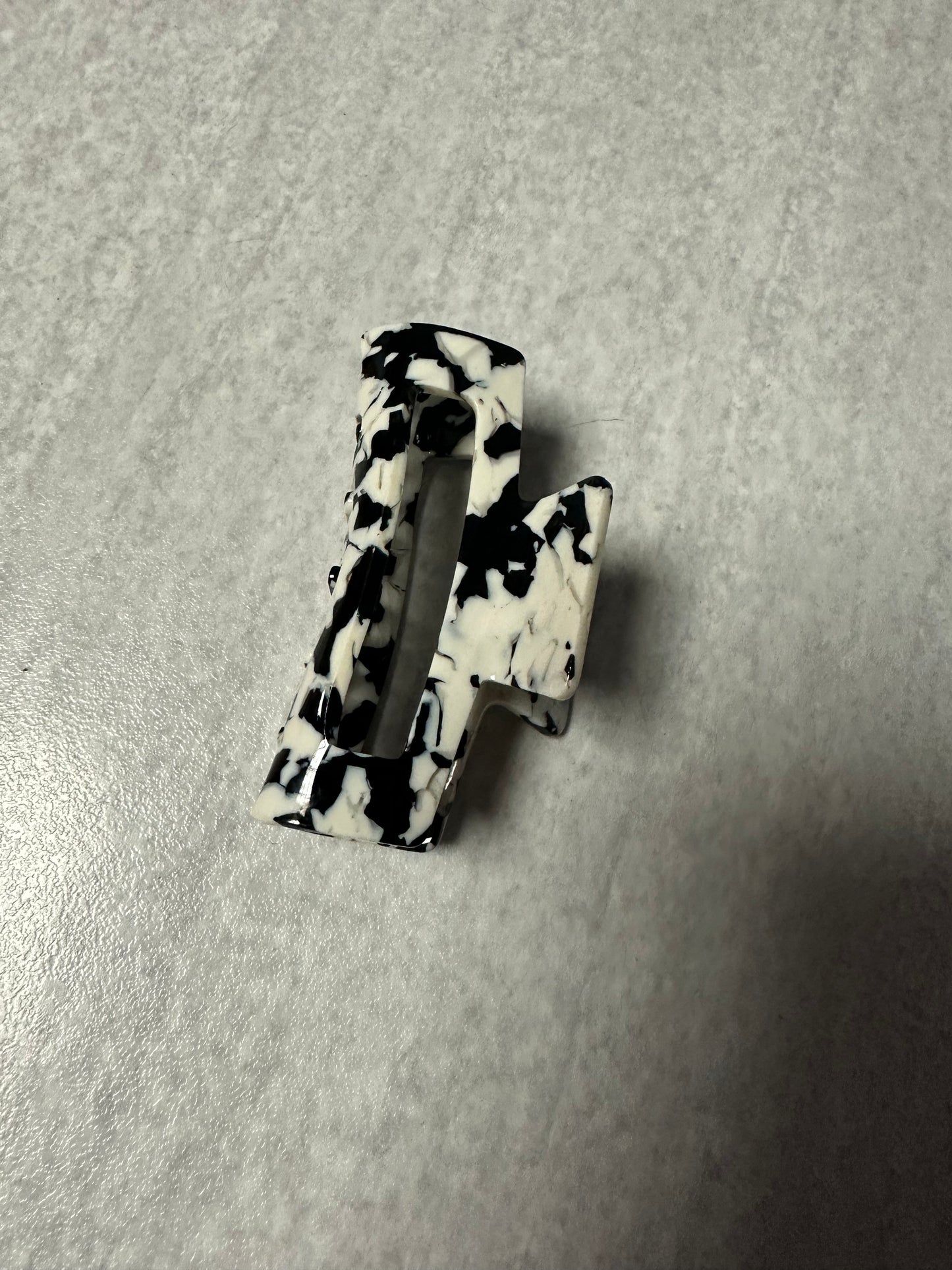 Curved rectangle clip