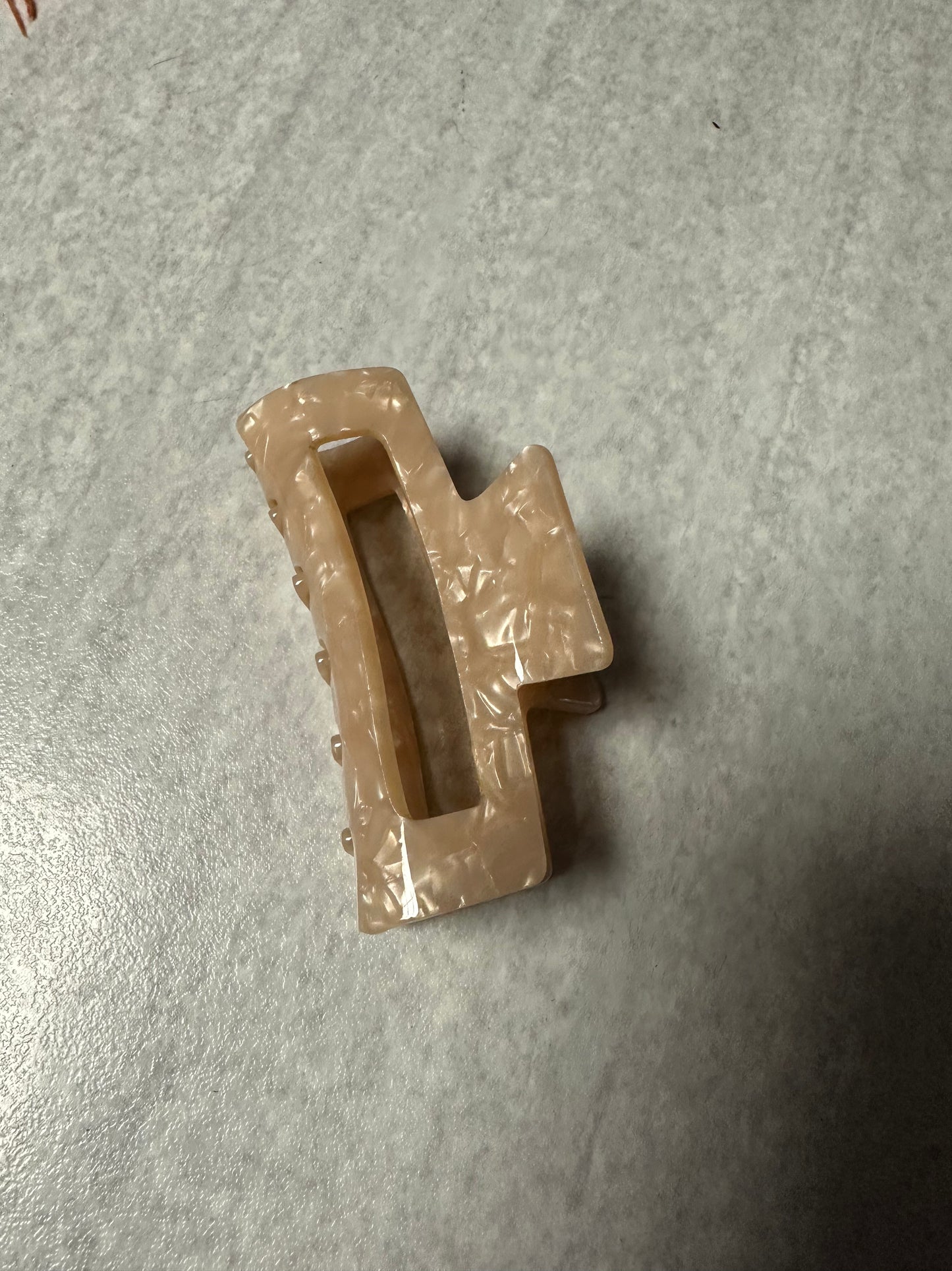 Curved rectangle clip